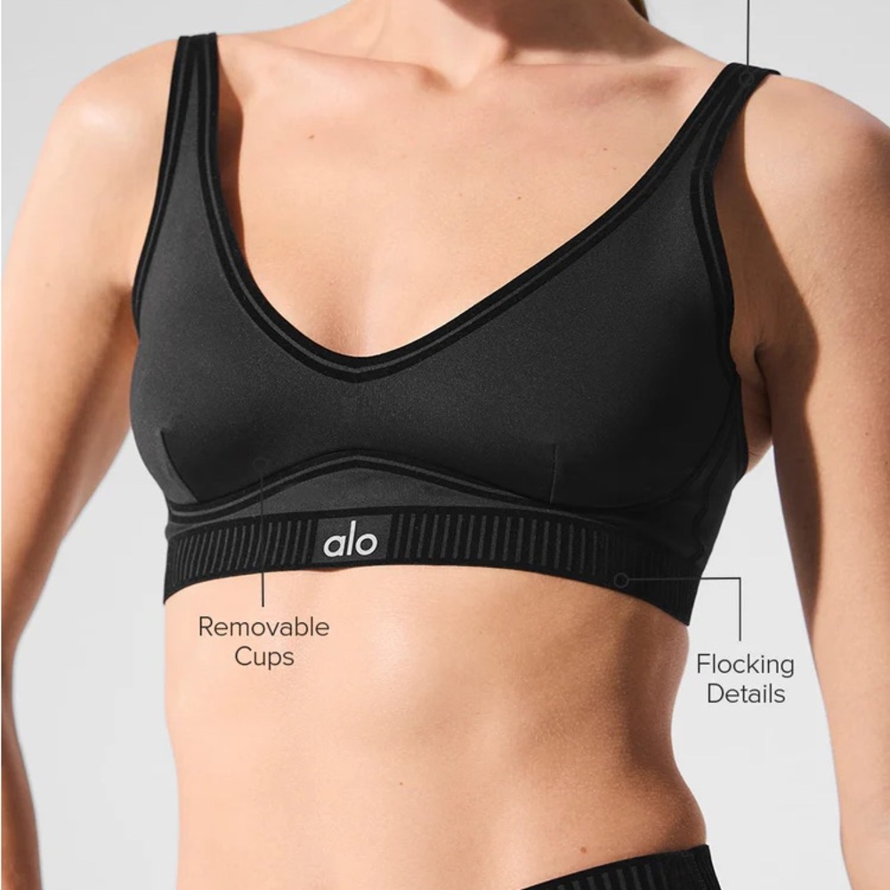 ALO Yoga Black Airlift Line Up Bra